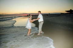 Sunset-Bride-and-Groom-at-the-Beach_resize