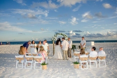White-Bamboo-Adventure-with-Chairs-and-Burlap-Sashes_resize
